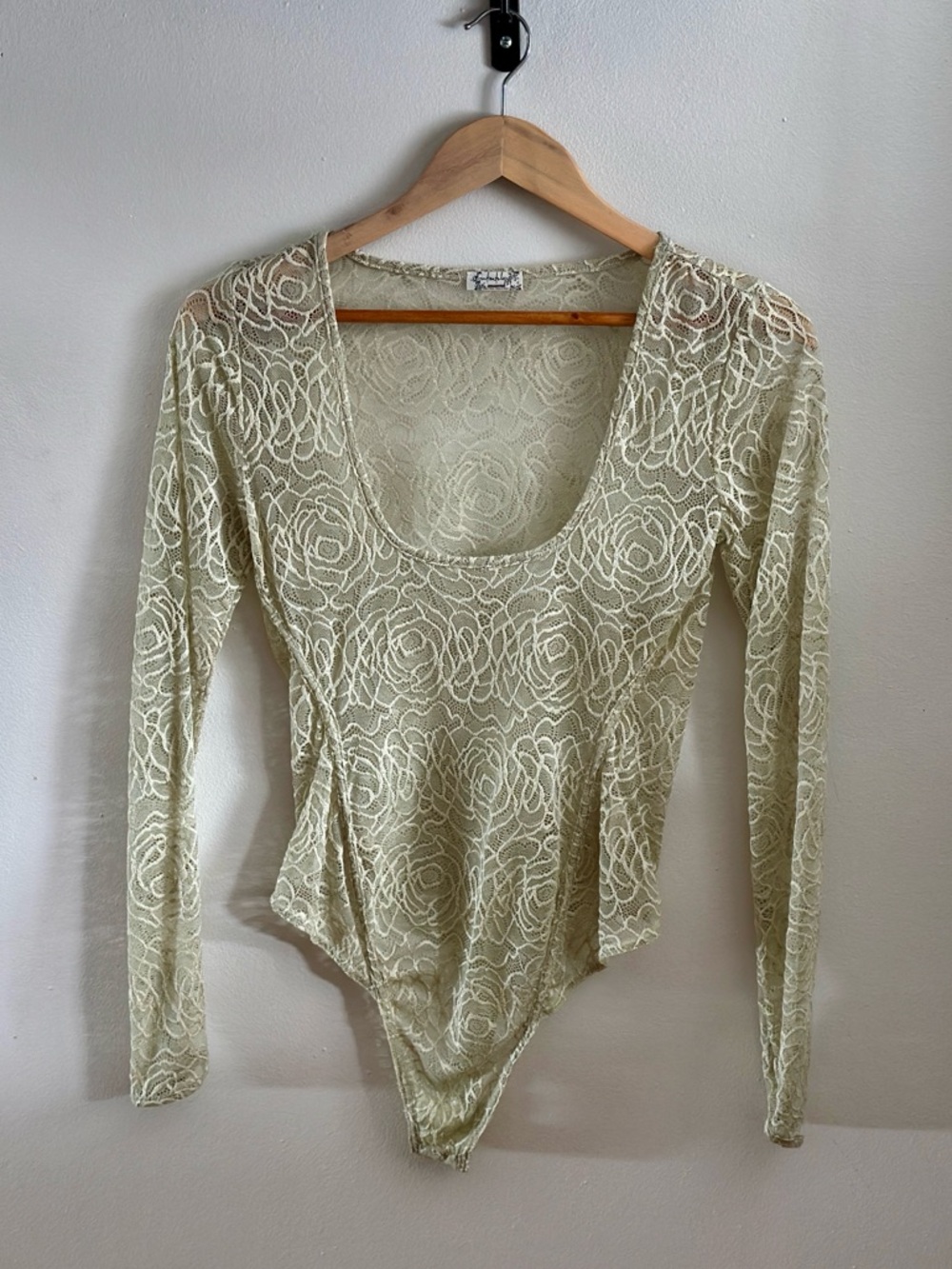 Free People Cream Lace Scoop-Neck Long Sleeve Bodysuit